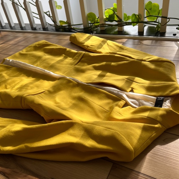 Zara Yellow Blazer - Picture 3 of 3